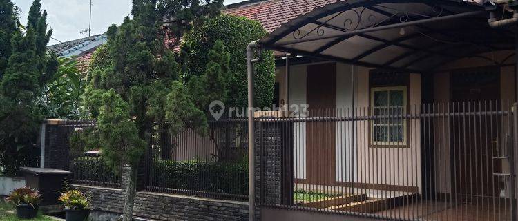 Rumah bagus asri di komplek perluasan Arcamanik Bandung kota  1