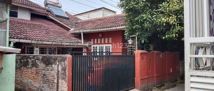 Dijual Rumah Lama Terawat Dan Kokoh, Siap Huni Dilokasi Strategis Di Condet, 1