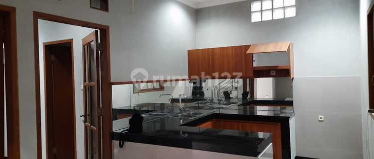 Well-maintained luxurious house, cheap, strategic location, Taman Kopo Indah, Bandung. 1