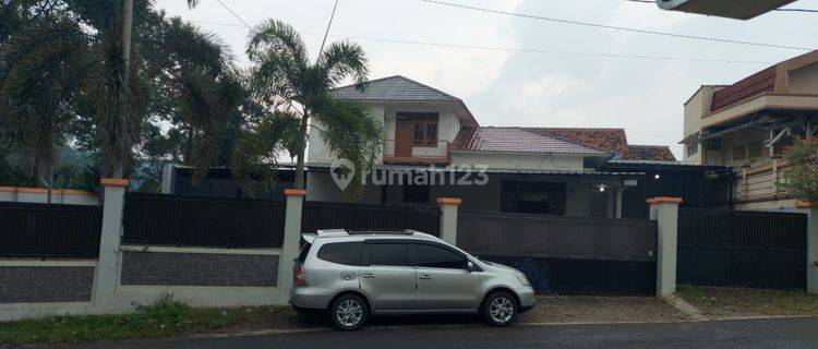 DIJUAL RUMAH BAGUS LUAS DIJALAN UTAMA DEKAT TENGAH KOTA 1