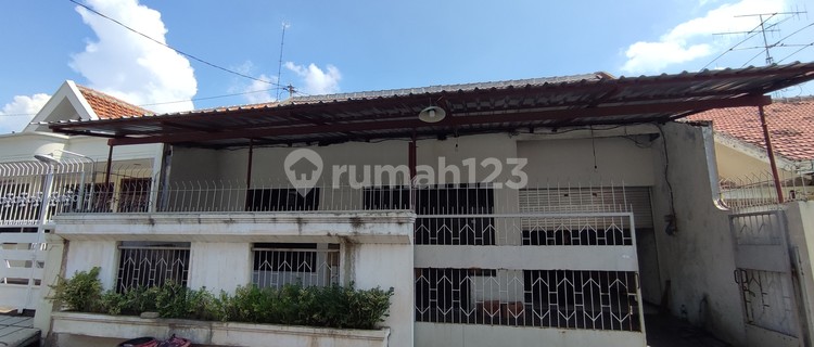 Rumah Tengah Kota Di Pekunden 1