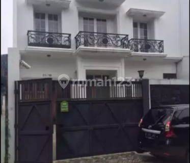 Dijual Rumah Modern Minimalis di Taman Kedoya Baru Jakarta Barat
 1