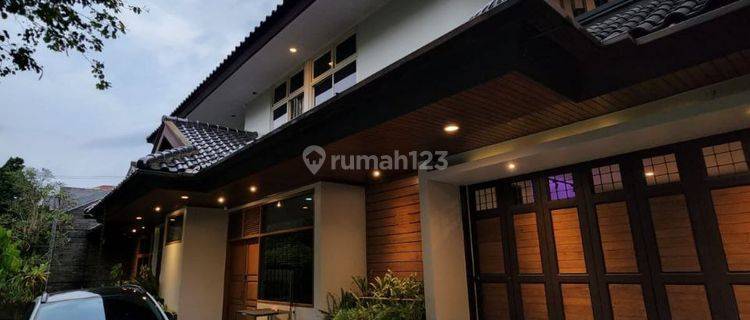 Rumah mewah lux siap huni bandung kota.  1