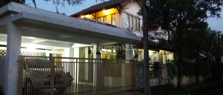 Rumah Luas Asri Nyaman di Bintaro Tangerang selatan 1