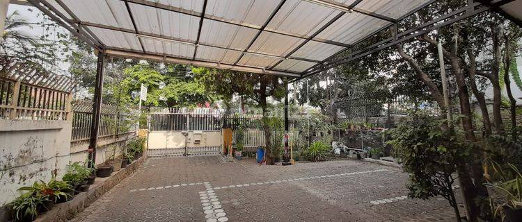 Dijual rumah di tengah kota  1