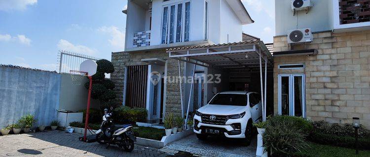 Rimah Cluster 2 Lantai Semi Furnished Di Gentan Solo 1