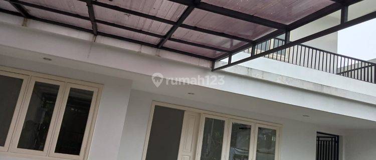 Rumah Sewa Lokasi Menteng , 2 Lantai Siap Huni , Jakarta Pusat  1