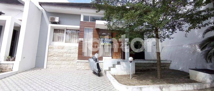 Rumah Mewah dalam Perumahan di Bangunjiwo 1