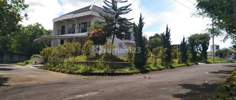 Dijual Rumah Tinggal di Grage Manoa Kuningan 1