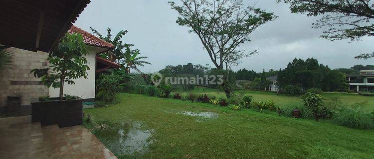 Villa dengan view golf 1