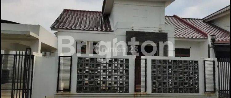 RUMAH CANTIK DENGAN HALAMAN LUAS DAERAH ELITE STRATEGIS 1