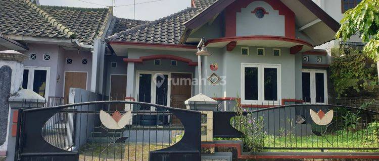 RUMAH VILLA CANTIK DAN BAGUS SIAP HUNI MODERN HARGA TERJANGKAU MURAH 1