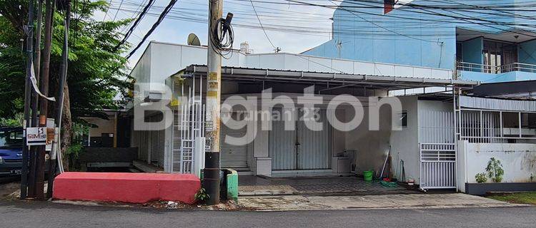 RUMAH HOOK DEKAT SIMPANG LIMA 1