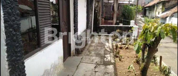 DUA RUMAH HITUNG SATU HARGA STRATEGIS TENGAH KOTA 1