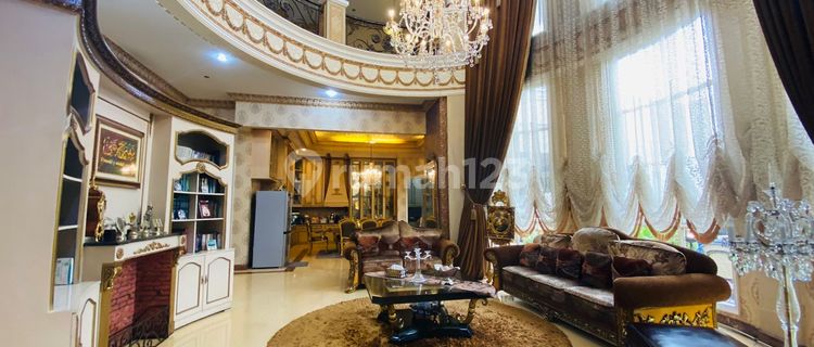 Rumah Mewah Klasik Mediterania di Taman Duren Sawit Jakarta Timur 1