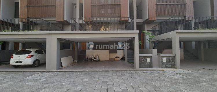 Rumah bagus minimalis di cluster elite kartasura solo 1