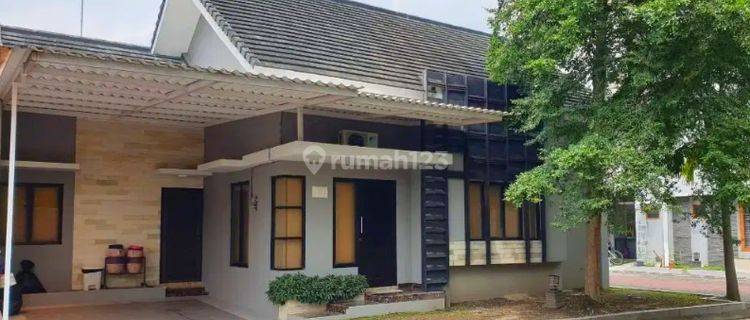 Rumah bagus siap pakai di perum kartasura solo 1