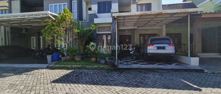 Rumah bagus siap pakai di cluster elite gentan solo 1