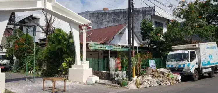 Rumah Tua Jalan Maccini Tengah 1