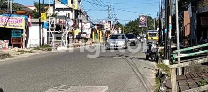 RUMAH DAN TANAH PINGGIR JALAN RAYA MT.HARYONO DALAM 1