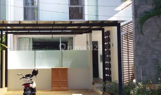 Rumah Minimalis Sunset Garden di Sunset Road Seminyak Kuta 1