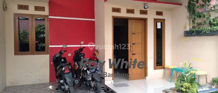 Rumah 1,5 lantai minimalis di timur Bandung 1