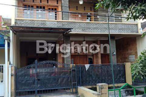 HOUSE 2F IN A HOUSING ESTATE 1