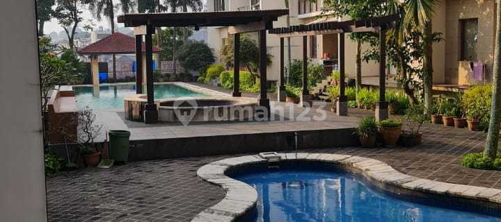 Selling house in Setraduta near the TGN statue. 1