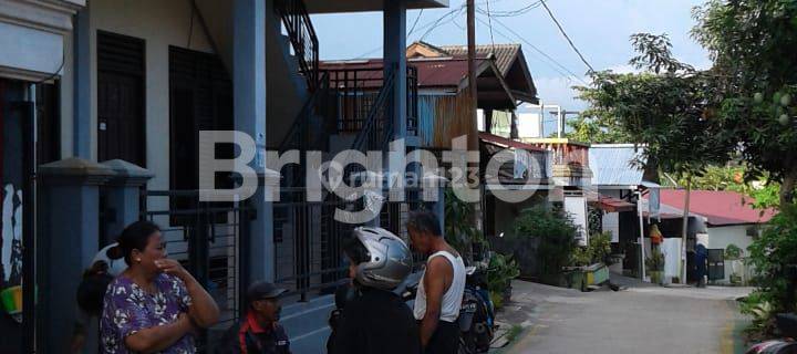 DI JUAL RUMAH KONTRAKAN 2 LANTAI 2 PINTU DAN KOS-KOSAN INVESTASI MENARIK, GANG KARZENDA 1