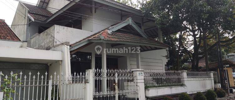 LANGKA! Rumah Luas 2 Lantai di Komplek Sumber Sari, Bandung! 1