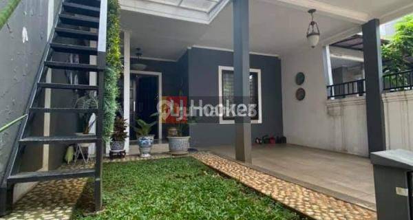 Rumah Cantik Furnished dengan Rooftop di Villa Mutiara Cibubur 1 1