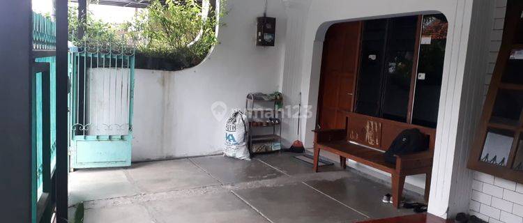 Rumah di jalan Menoreh Sampangan 1