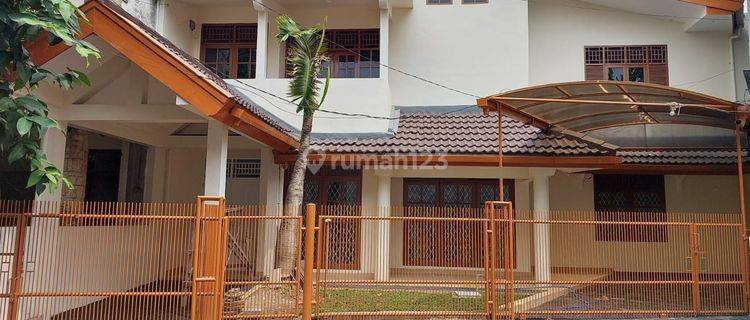 Rumah bagus, siap huni di bintaro 1