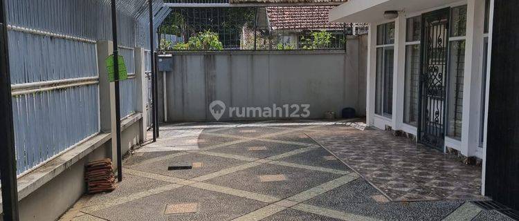 Rumah di Jalan Erlangga Barat Semarang 1