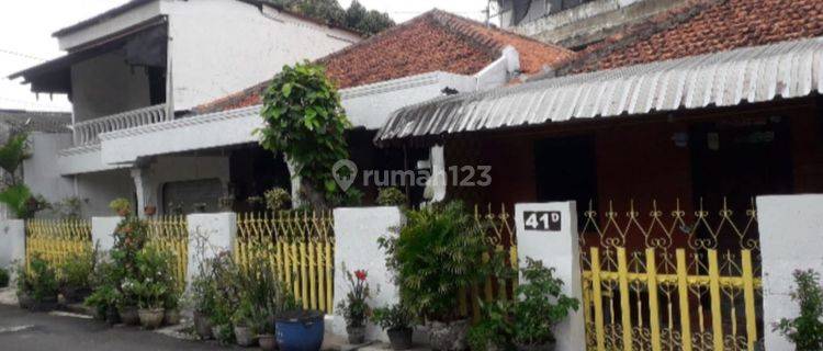 Rumah di Jalan Puponjolo Timur 1