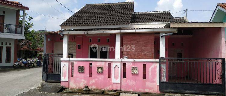 Rumah di Taman Seruni Residence 1