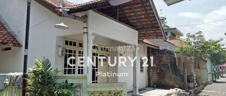 Rumah di Jalan Kimar Gayamsari 1