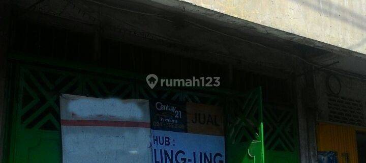 Rumah / Ruko di Jalan Mt. Haryono 1