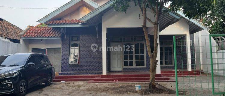 Rumah + Gudang di Celancang kab Cirebon 1