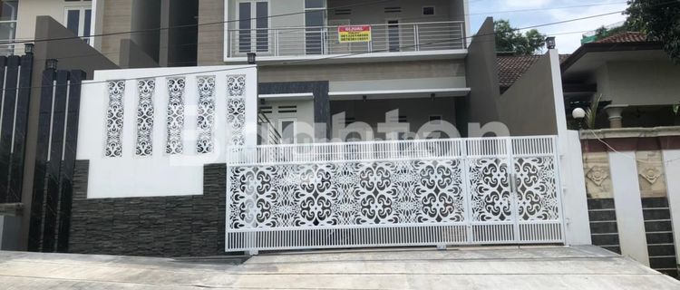 RUMAH MEWAH 2 LANTAI SIAP HUNI DI SEMARANG BARAT 1