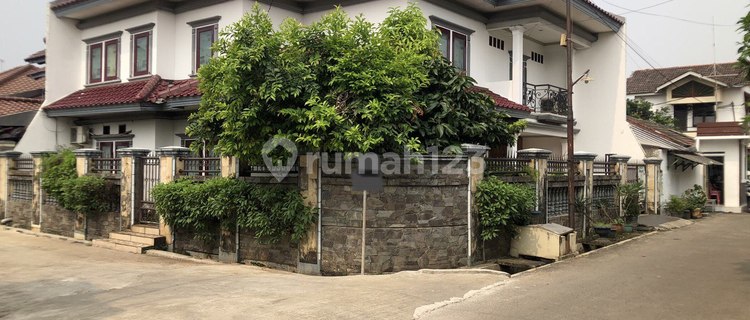 Asri and Spacious Hook House in Jatibening 1