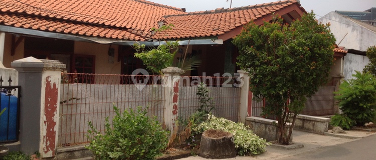 House in the Irrigation Complex, Bekasi City (NY) 1