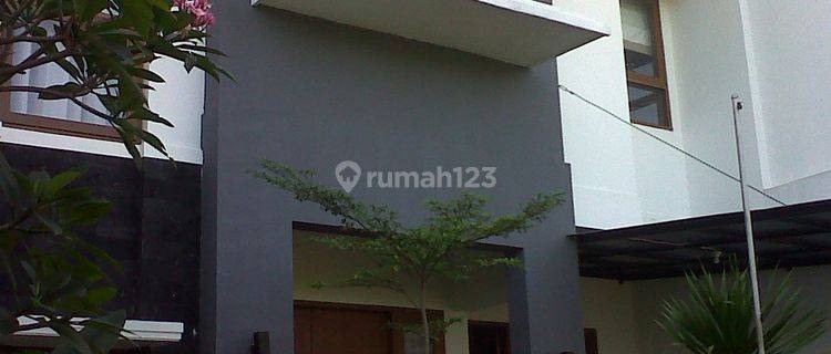 Rumah Bagus, Cantik Minimalis Modern Dalam Town House di Cilandak 1