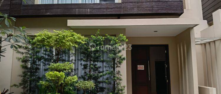 Rumah Dalam Townhouse Area Kemang , Sangat Homy , Bebas Banjir  1