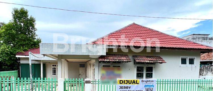 RUMAH BESAR DAN BAGUS SIAP HUNI DI KM 3 1