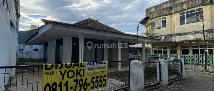 Rumah komersil  di pusat kota jalan Raden Intan 1