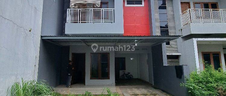 Rumah 2 Lantai Di Jalan Bulusaraung Lokasi Strategis Dalam Kota 1