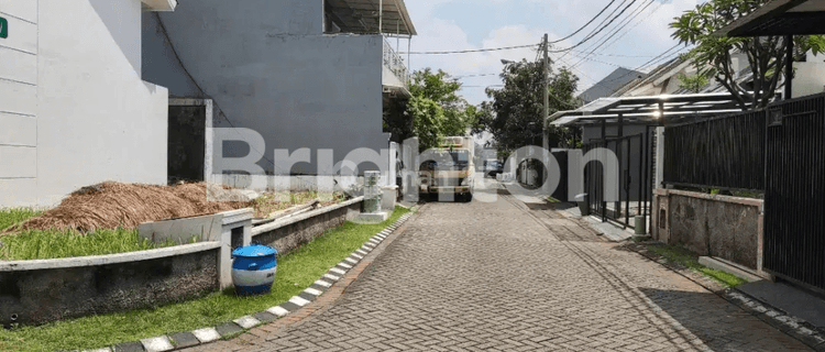 Rumah HOOK Purimas Strategis dekat UPN dan MERR Rungkut 1