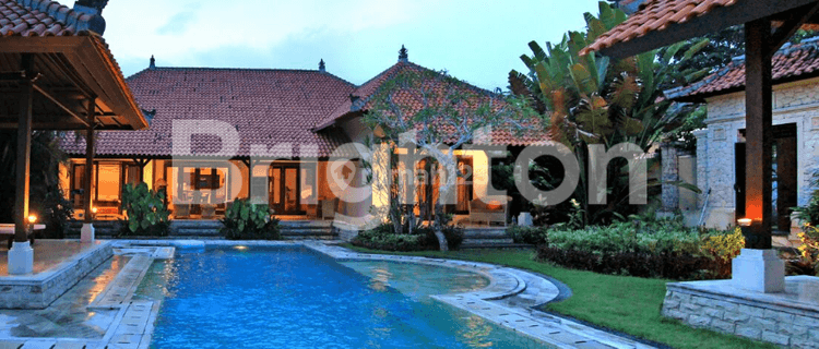 Villa 4 Bedroom Cluster near Plago Hotel Nusa Dua 1