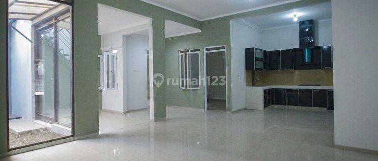 Rumah Baru Siap Pakai Semi Furnished SHM di THI 2 1